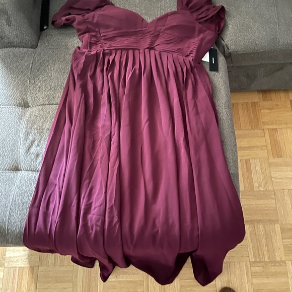 BNWT LULUS BRIDESMAIDS BURGUNDY MAKE ME MOVE DRESS - Picture 3 of 4